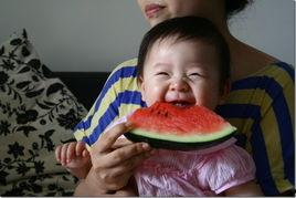 吃瓜有趣搞笑的瓜,瓜田里的欢乐盛宴