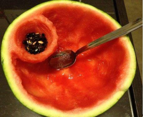 吃瓜神器勺,轻松享受夏日清凉美食的秘诀