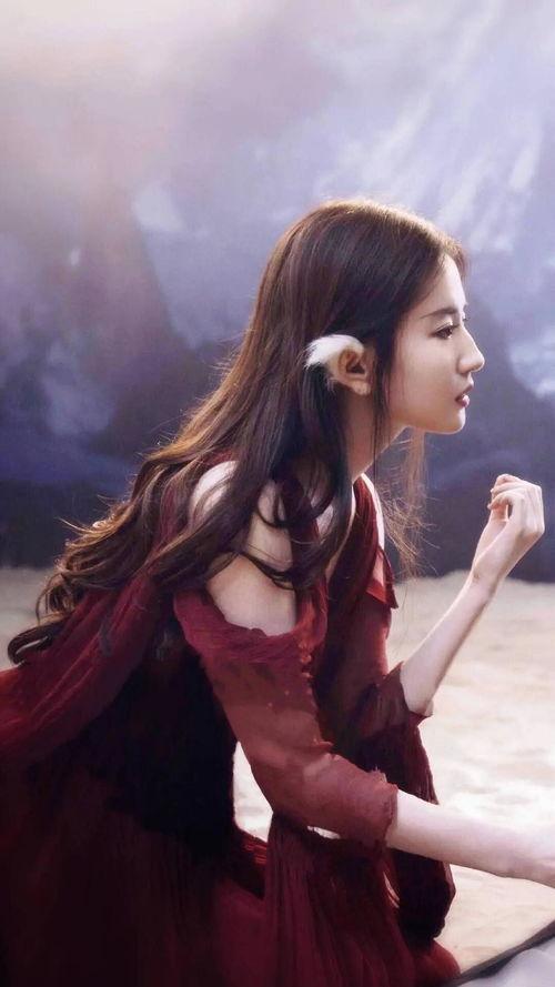 刘亦菲开车吃瓜视频大全,女神太接地气了！