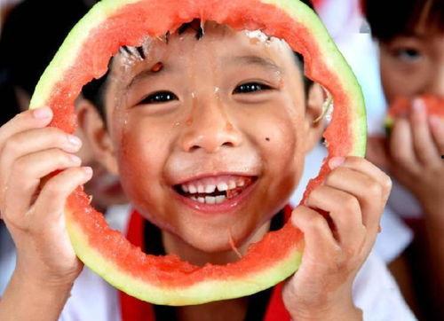 周日快乐吃瓜视频,跟随吃瓜视频畅游娱乐世界