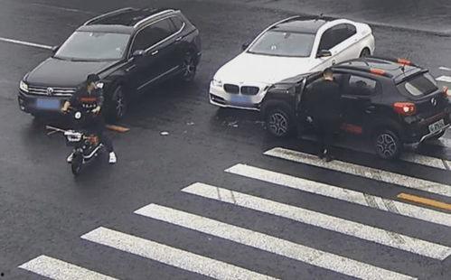 追尾现场吃瓜视频大全播放,一幕幕惊险瞬间，网友热议不断